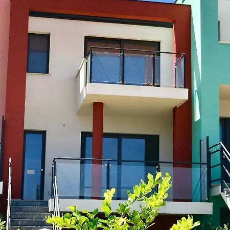 Red Luxury In Borgo Guardiola Near Cefalu Mandra Capreria